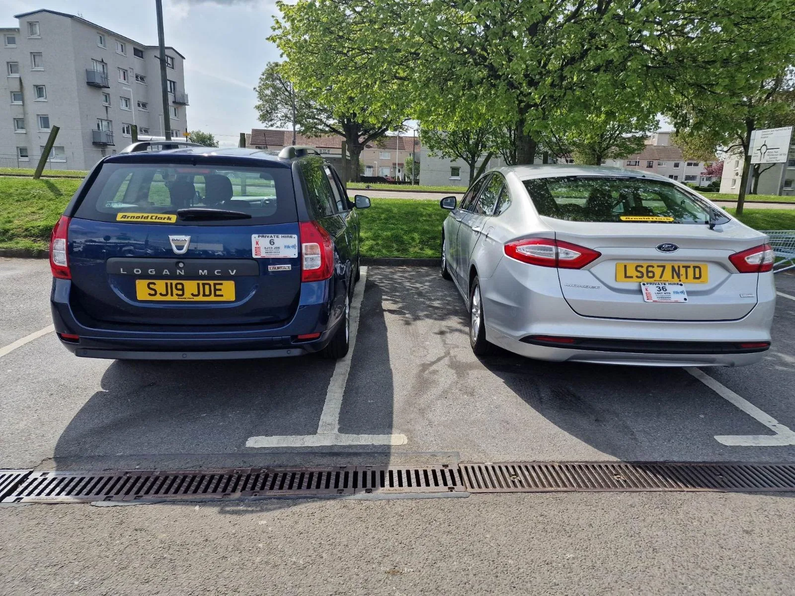 Radu's Taxi vehicles in Kirkcaldy